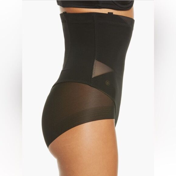 Honeylove SuperPower Briefs in Runway Size 1X - Picture 4 of 10